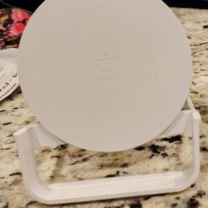 Belkin White Wireless Charging Stand